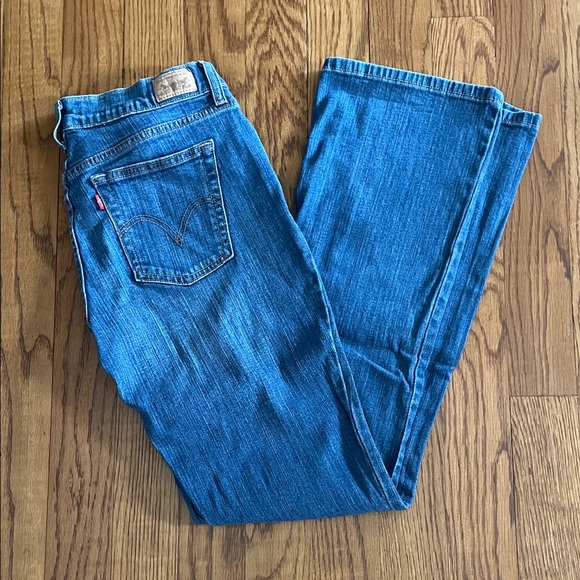 Levi's Ladies 515 Boot Cut Jeans - Picture 1 of 11